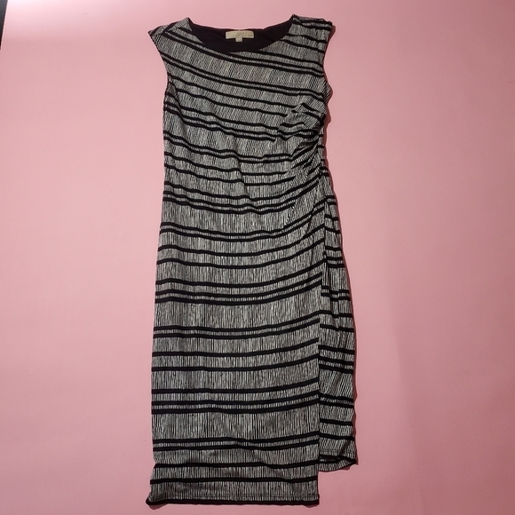 LOFT Dresses & Skirts - Loft Line Print Design Pattern Knit Black and White Professional Work Sleevless